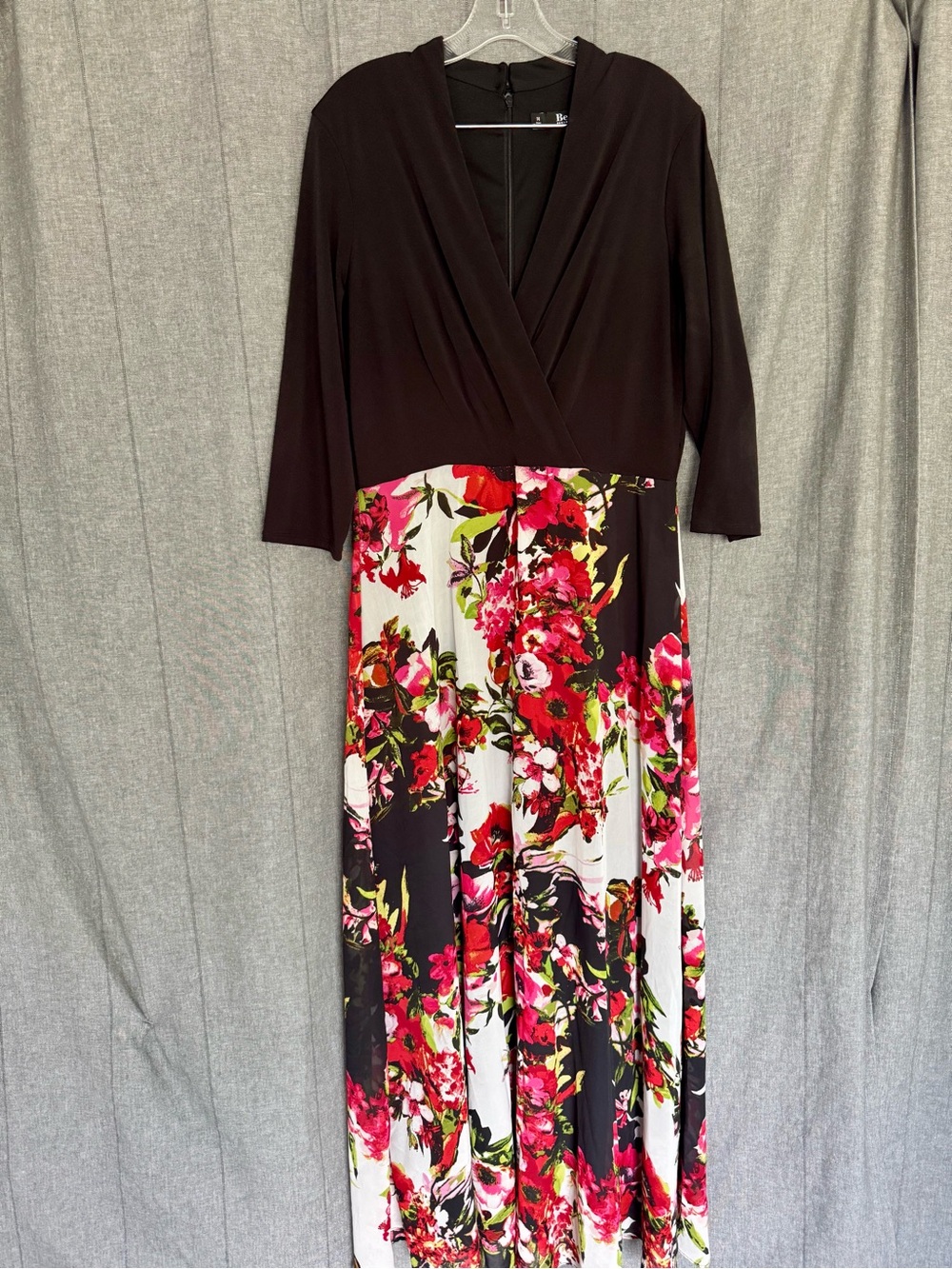 Be by CHETTA B Sz. 14 Maxi Dress Black & Red Floral, Faux Wrap Top, Back Zip